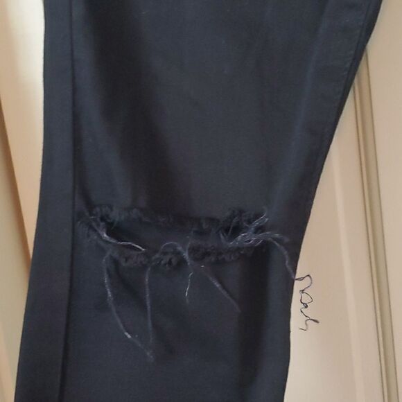 Distressed Black Skinny Jeans by Top Shop! Size W28, L30. Great Condition! - Picture 4 of 7